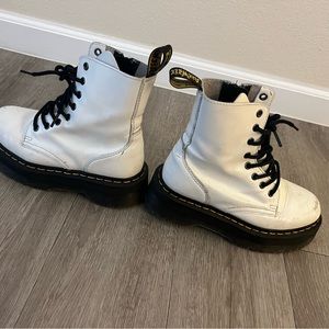 Slightly scuffed white platform Doc Martens. US men’s 5. I am a woman’s 7 / 7.5